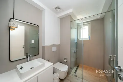 Villa in Jumeirah Park, Dubai 4 bedrooms, 328 sq.m. № 122772 - photo 13