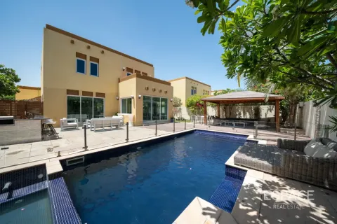 Villa in Jumeirah Park, Dubai 4 bedrooms, 328 sq.m. № 122772