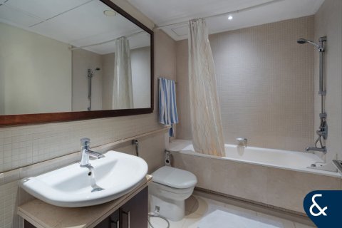 Apartment in Marina Promenade, Dubai Marina, Dubai 2 bedrooms, 125 sq.m. № 75097 - photo 11