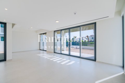 Villa en Arabian Ranches 3, Dubai, 4 dormitorios, 520.81421800 m², № 63225 - foto 3