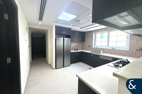 Villa en Legacy, Jumeirah Park, Dubai, 3 dormitorios, 510 m², № 76762 - foto 5