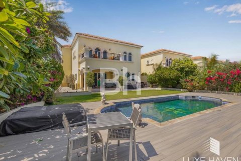 Villa en Jumeirah Park, Dubai, 3 dormitorios, 742 m², № 22983 - foto 4