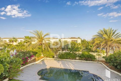 Villa en Jumeirah Park, Dubai, 3 dormitorios, 742 m², № 22983 - foto 13