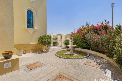 Villa en Jumeirah Park, Dubai, 3 dormitorios, 742 m², № 22983 - foto 9
