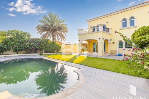 Villa en Jumeirah Park, Dubai, 3 dormitorios, 742 m², № 22983 - foto 1