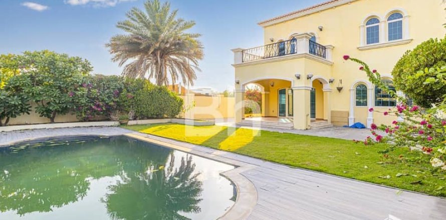 Villa en Jumeirah Park, Dubai, 3 dormitorios, 742 m², № 22983
