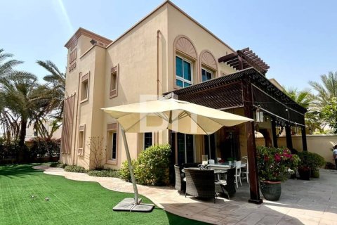 Villa à Jumeirah Village Triangle, Dubai, 2 chambres, 250 m², № 22980 - photo 20