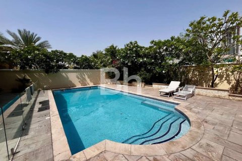 Villa à Jumeirah Village Triangle, Dubai, 2 chambres, 250 m², № 22980 - photo 17