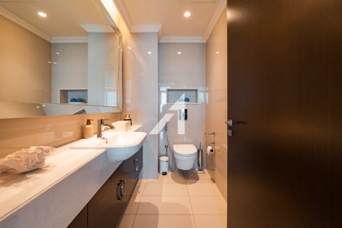 Снять в аренду квартиру в The Address Residence Fountain Views, Даунтаун Дубай (Даунтаун Бурдж Дубай), Дубай: 3 спальни, 202.6м², № 56046 - фото 17