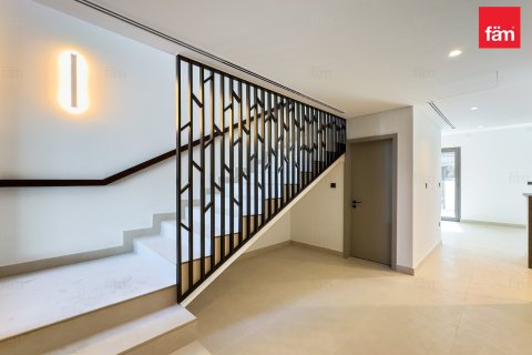 Townhouse in Tilal Al Ghaf, Dubai 3 bedrooms, 141.4 sq.m. № 94759 - photo 7