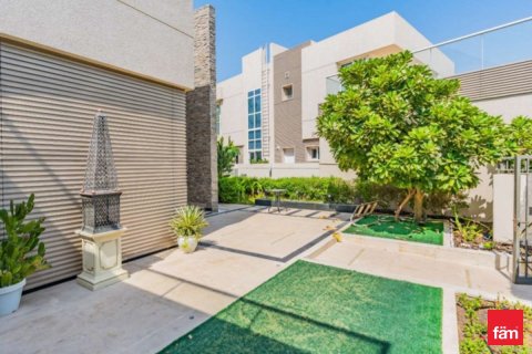 Villa à Dubai, 5 chambres, 55878.6 m², № 94753 - photo 8