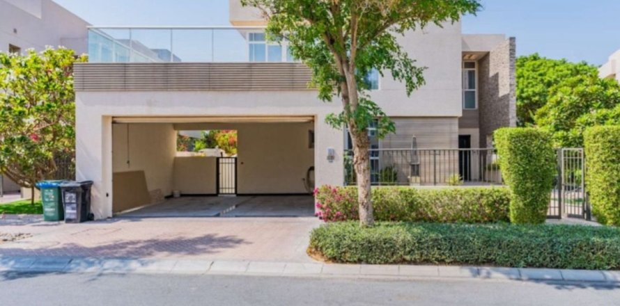 Вилла в Дубае, 5 спален, 55878.6м², № 94753