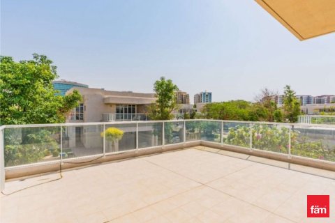 Villa à Dubai, 5 chambres, 55878.6 m², № 94753 - photo 7