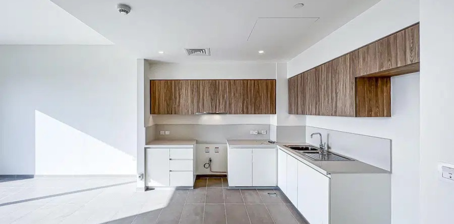 Appartement à Dubai, 2 chambres, 92 m², № 5555