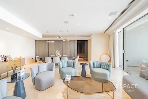 Apartment in Palm Jumeirah, Dubai 3 bedrooms, 258 sq.m. № 62911 - photo 13