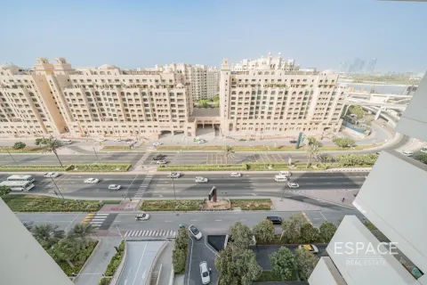 Apartment in Palm Jumeirah, Dubai 3 bedrooms, 258 sq.m. № 62911 - photo 18