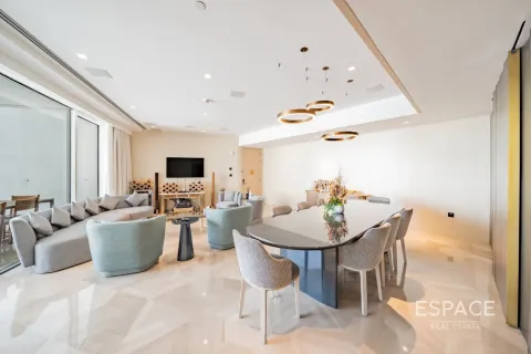 Apartment in Palm Jumeirah, Dubai 3 bedrooms, 258 sq.m. № 62911 - photo 2