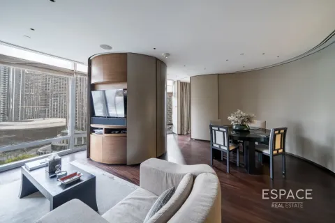 Apartamento en ARMANI RESIDENCES en Burj Khalifa, Dubai, 1 dormitorio, 98 m², № 62912 - foto 1