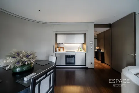 Apartamento en ARMANI RESIDENCES en Burj Khalifa, Dubai, 1 dormitorio, 98 m², № 62912 - foto 6