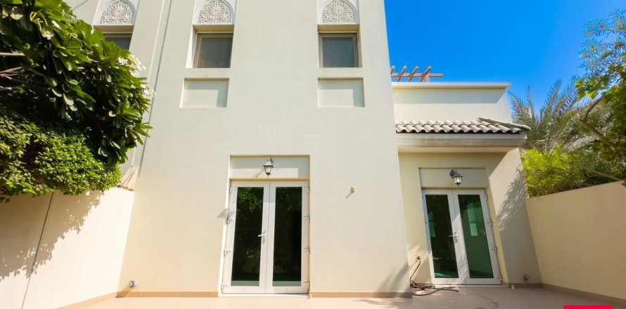Adosado en Al Furjan, Dubai, 3 dormitorios, 227.5 m², № 139275