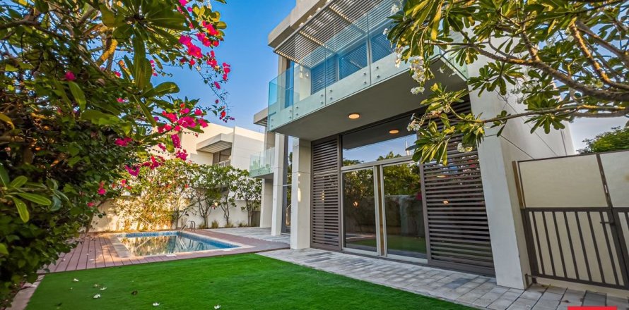 Villa en Dubai, 5 dormitorios, 778.7 m², № 89550