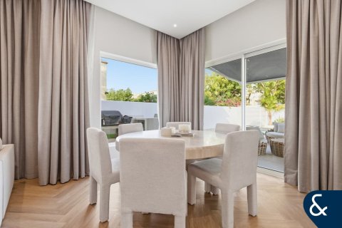 Villa in Springs 11, The Springs, Dubai 3 bedrooms, 210 sq.m. № 98231 - photo 26