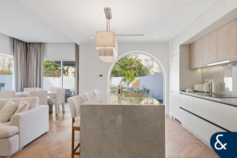 Villa in Springs 11, The Springs, Dubai 3 bedrooms, 210 sq.m. № 98231 - photo 4