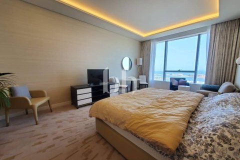 Снять в аренду квартиру в Пальме Джумейре, Дубай: 49м², № 58575 - фото 2