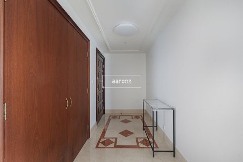 Apartment in Dubai Marina, Dubai 2 bedrooms, 159.3 sq.m. № 42525 - photo 9