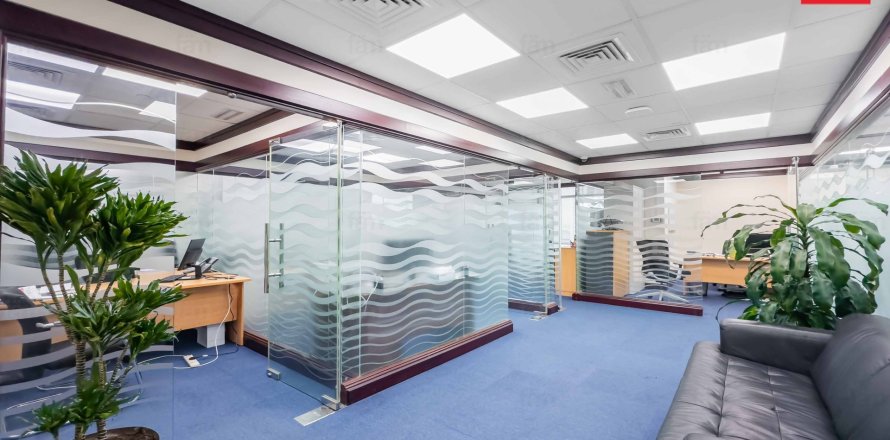 Oficina en Dubai, 211.7 m², № 41303