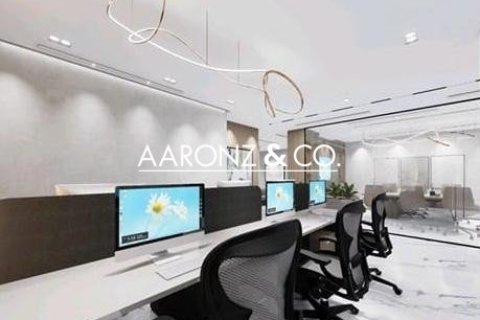 Office in Jumeirah Lake Towers, Dubai 107 sq.m. № 96143 - photo 2