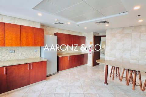 Appartement à Jumeirah Beach Residence, Dubai, 4 chambres, 344 m², № 96147 - photo 11
