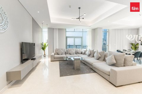 Apartment in Dubai 4 bedrooms, 323 sq.m. № 118992