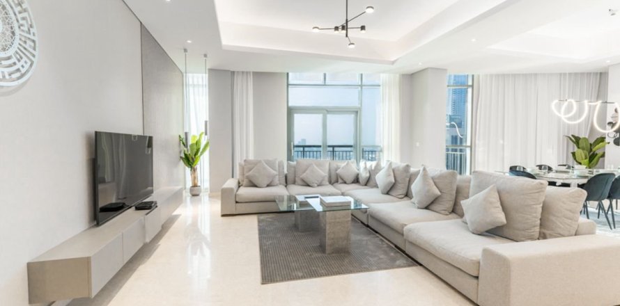 Apartment in Dubai 4 bedrooms, 323 sq.m. № 118992