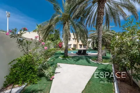 Villa à Meadows, Dubai, 4 chambres, 353 m², № 62057 - photo 16