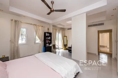 Villa à Meadows, Dubai, 4 chambres, 353 m², № 62057 - photo 9
