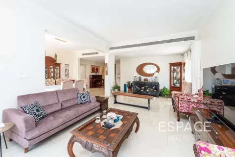 Villa à Meadows, Dubai, 4 chambres, 353 m², № 62057 - photo 3