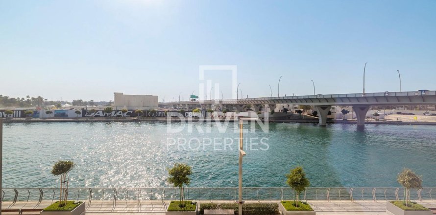 Квартира в Аль-Васле, Дубай, 2 спальни, 123.56м², № 129894