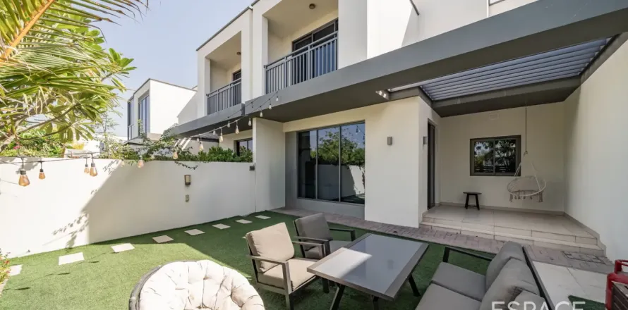 Villa in Dubai Hills Estate, Dubai 3 bedrooms, 211 sq.m. № 122375