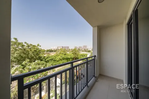 Villa in Dubai Hills Estate, Dubai 3 bedrooms, 211 sq.m. № 122375 - photo 16