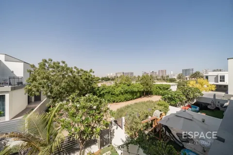 Villa in Dubai Hills Estate, Dubai 3 bedrooms, 211 sq.m. № 122375 - photo 17