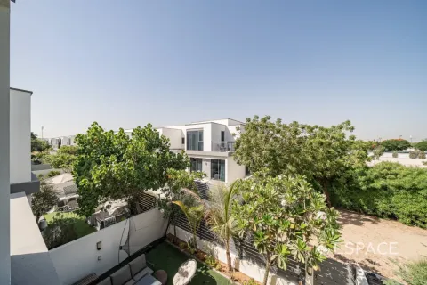 Villa in Dubai Hills Estate, Dubai 3 bedrooms, 211 sq.m. № 122375 - photo 18