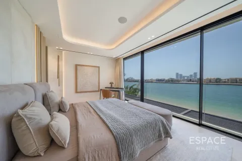 Villa in Palm Jumeirah, Dubai 4 bedrooms, 557 sq.m. № 122374 - photo 7