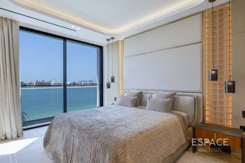 Villa in Palm Jumeirah, Dubai 4 bedrooms, 557 sq.m. № 122374 - photo 10
