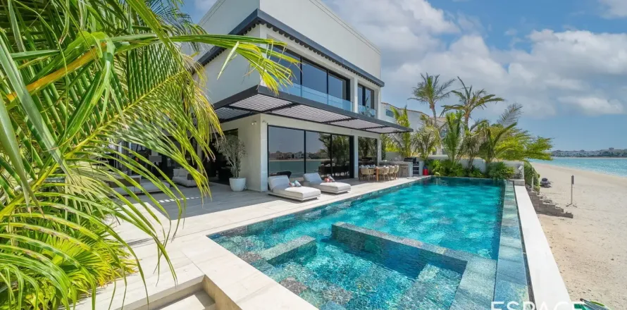 Villa in Palm Jumeirah, Dubai 4 bedrooms, 557 sq.m. № 122374