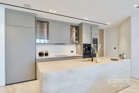 Villa in Palm Jumeirah, Dubai 4 bedrooms, 557 sq.m. № 122374 - photo 6