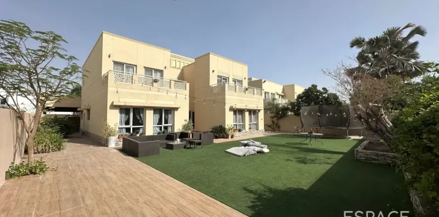 فيلا في Meadows, دبي 4 غرف نوم, 332 م² رقم 122371