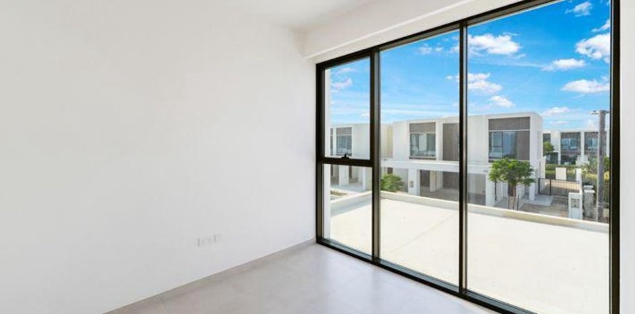 Townhouse in Dubai 4 bedrooms, 268.1 sq.m. № 133161