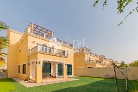 فيلا في Jumeirah Park, دبي 4 غرف نوم, 561 م² رقم 37616 - صورة 1