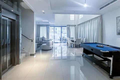 Apartment in Downtown Dubai (Downtown Burj Dubai), Dubai 5 bedrooms, 370 sq.m. № 21320 - photo 30
